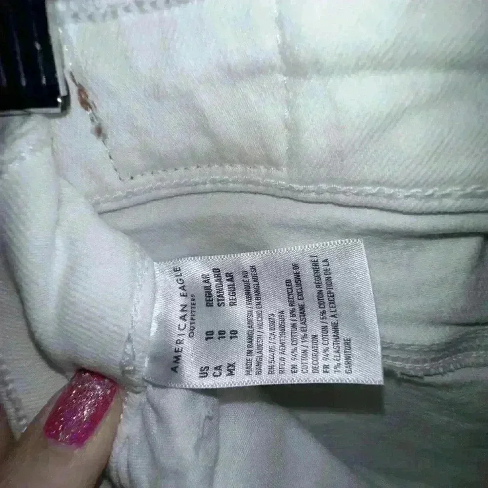 American Eagle Mom Straight Jean White Destroyed high rise stretch, Size 10